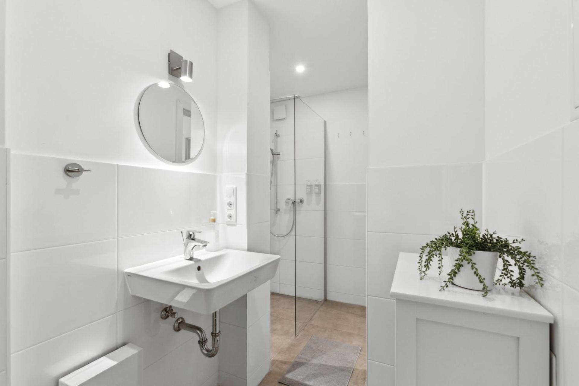 Stylisches 2-Zimmer Ambient Apartment In Alsternaehe Mit Kingsize-Bett & Schlafsofa Amburgo Esterno foto